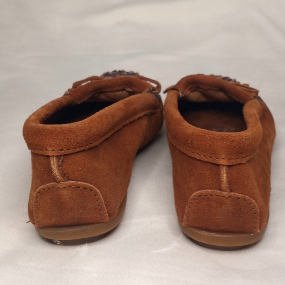 Minnetonka Suede Embroidered Toe Western Bohemian Coastal Cowgirl Boho Moccasins - Picture 3 of 9